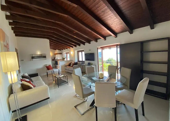 Penthouse Andrea Meina